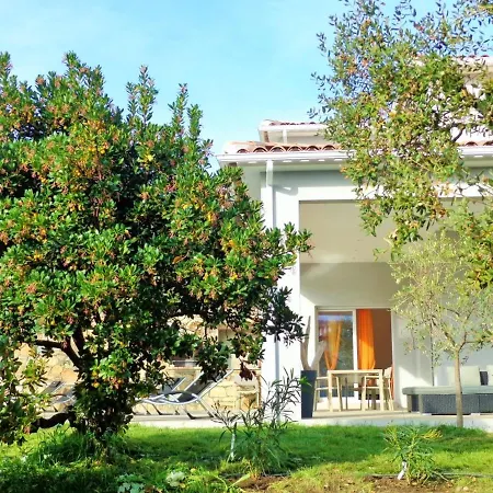 Villa Luxueuse A Avec Piscine *